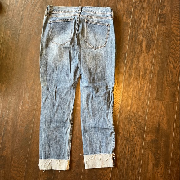 Women’s Old Navy boyfriend capris. Size 8 - Picture 1 of 4